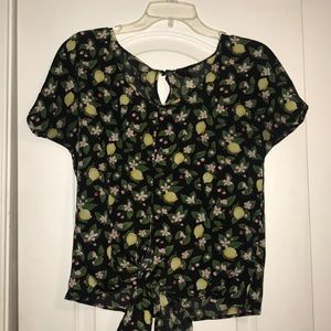 Lemon print front tie shirt!:)